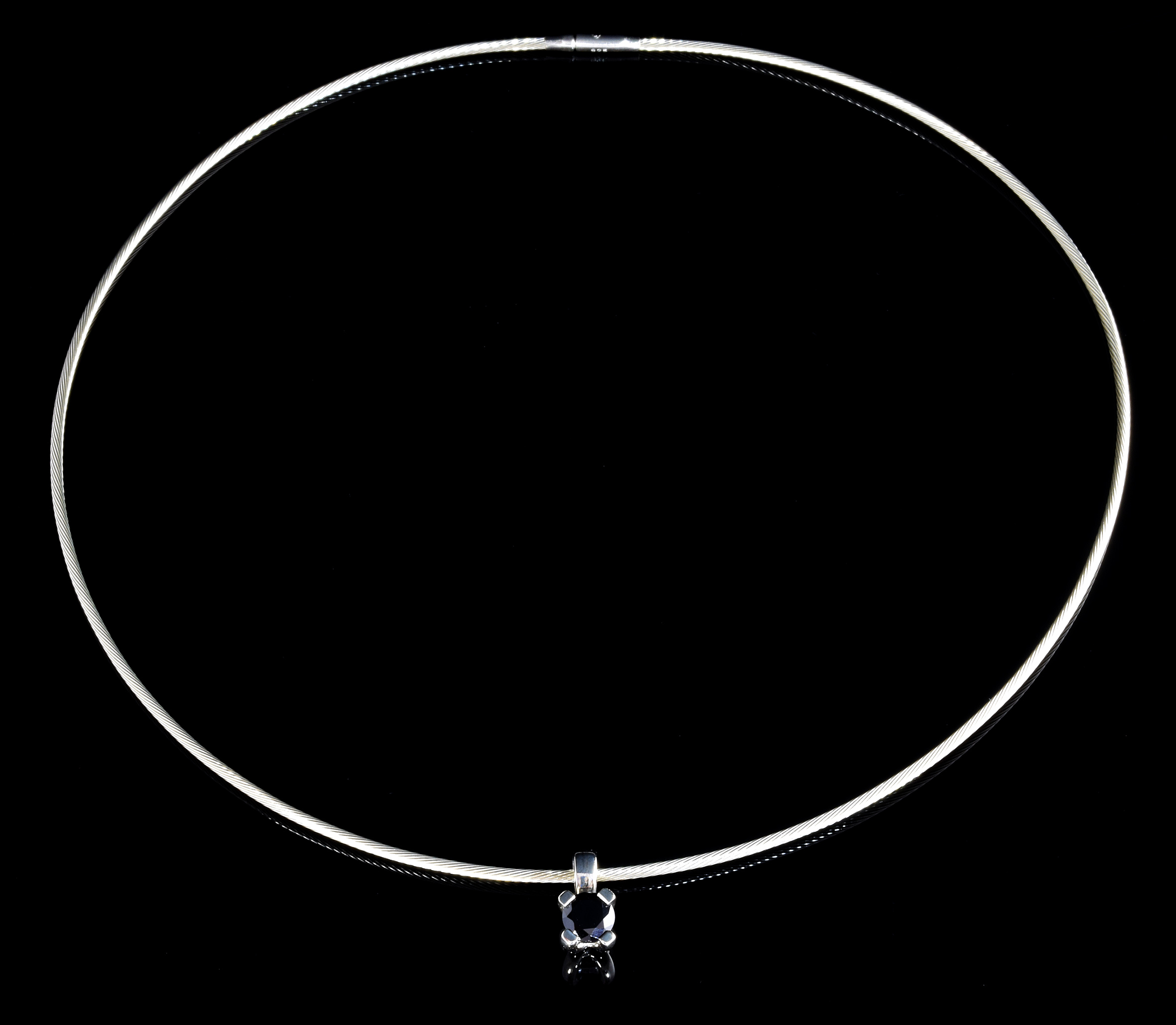 the black daisy designer jewellery pendant